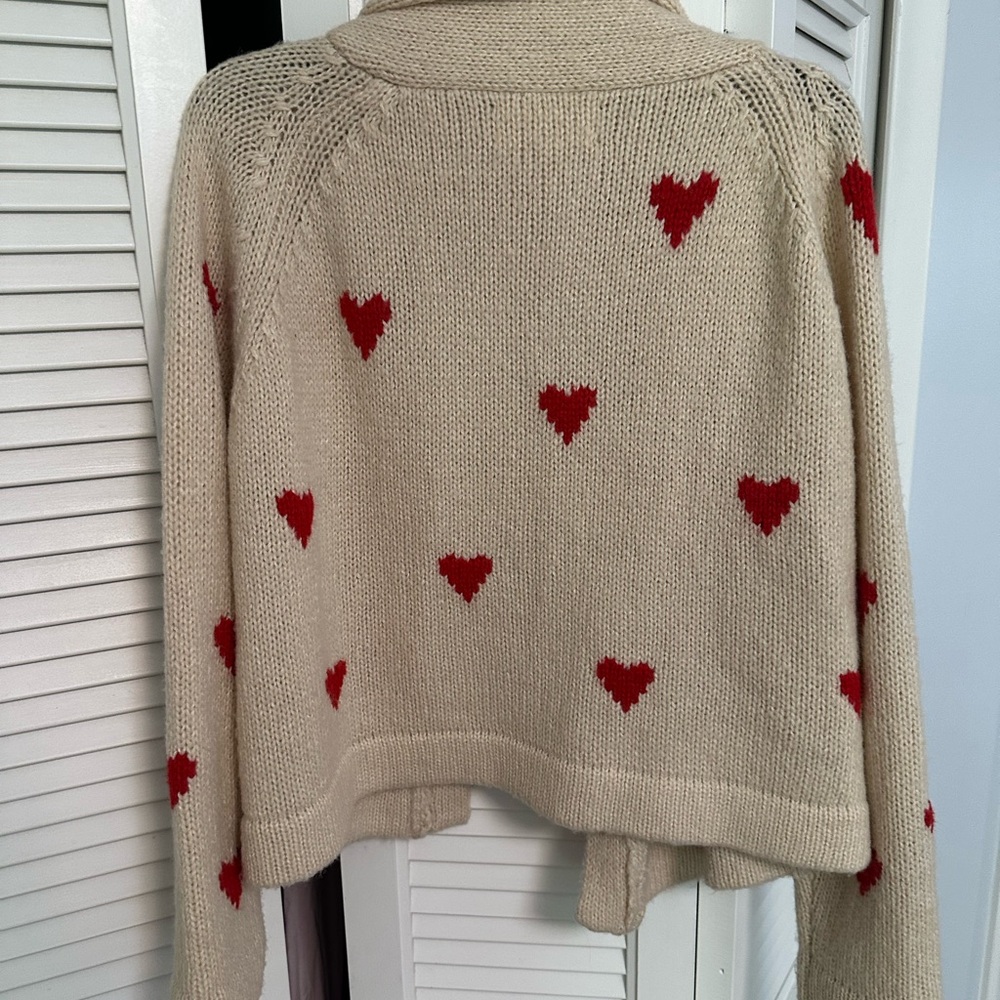The Great Cream Sweater with Red Heart Design - Picture 3 of 5